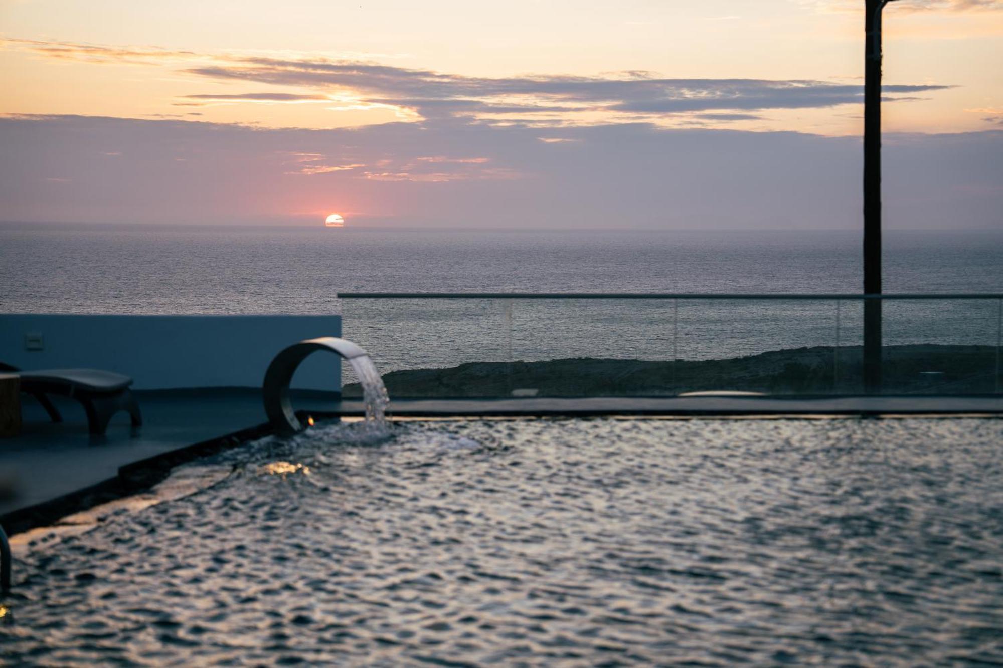 Serenita Luxury Suites Акротири Экстерьер фото